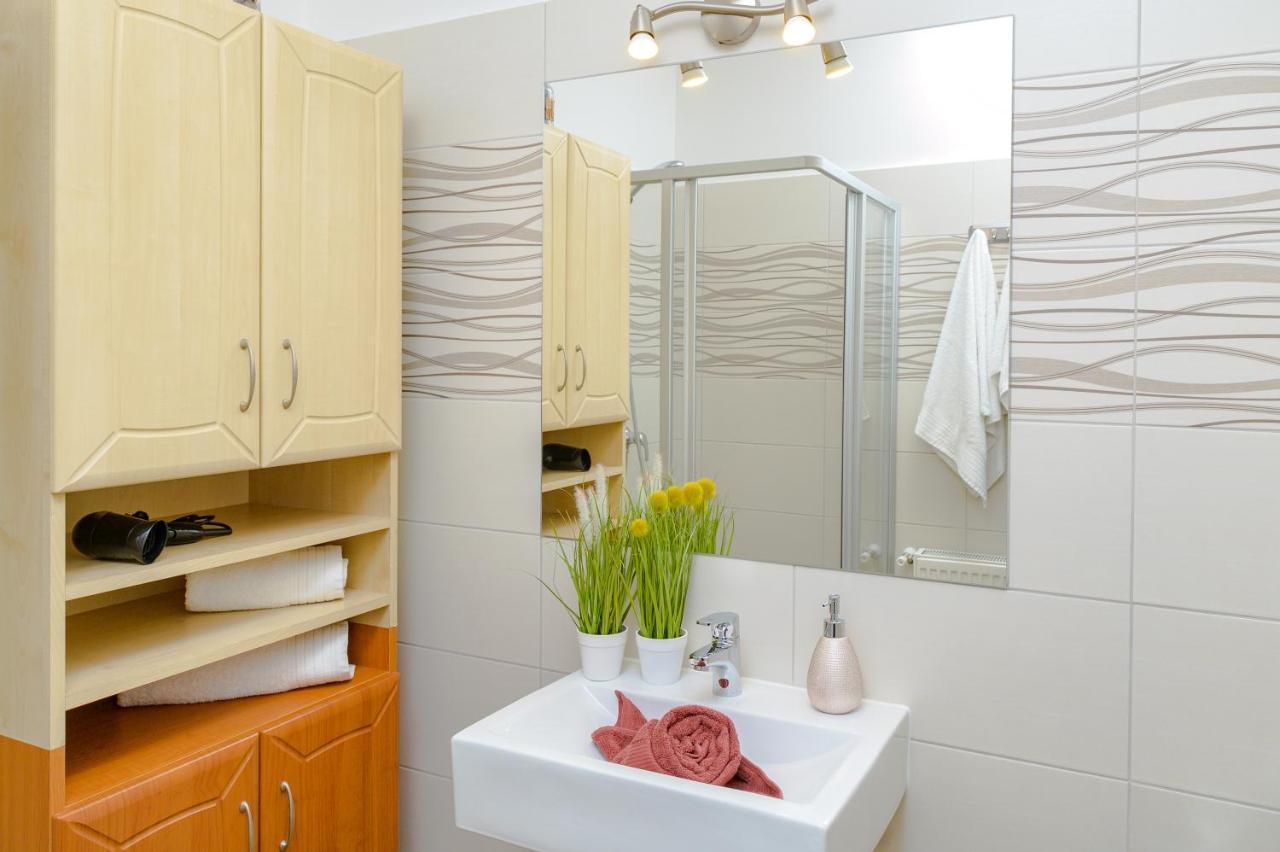 Illes Apartmanok Ii. Hajdúszoboszló Εξωτερικό φωτογραφία