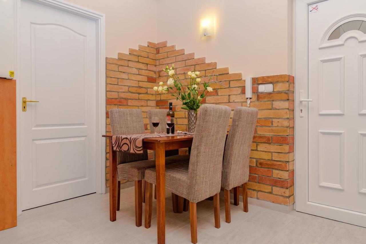 Illes Apartmanok Ii. Hajdúszoboszló Εξωτερικό φωτογραφία