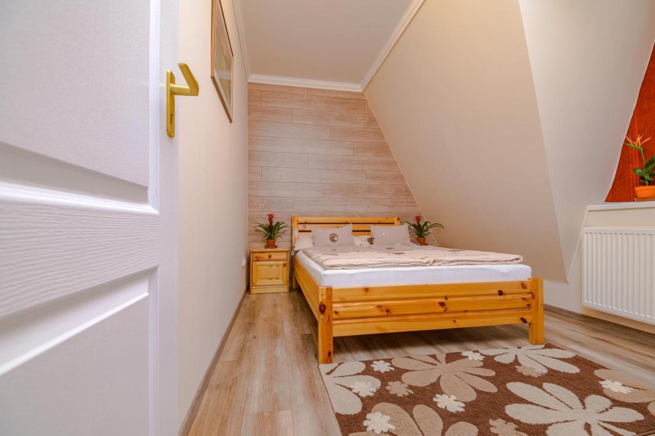 Illes Apartmanok Ii. Hajdúszoboszló Εξωτερικό φωτογραφία