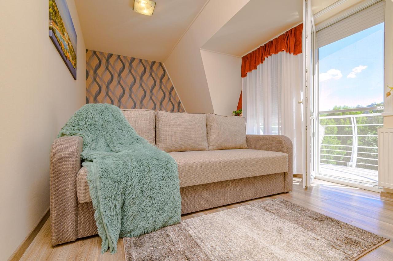 Illes Apartmanok Ii. Hajdúszoboszló Εξωτερικό φωτογραφία