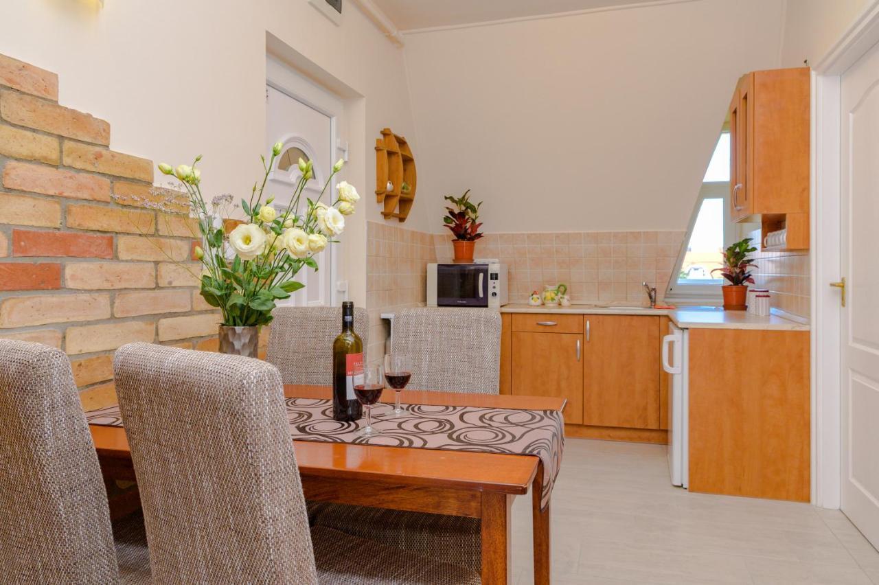 Illes Apartmanok Ii. Hajdúszoboszló Εξωτερικό φωτογραφία