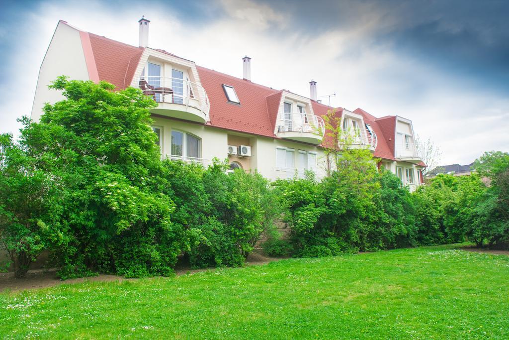 Illes Apartmanok Ii. Hajdúszoboszló Εξωτερικό φωτογραφία