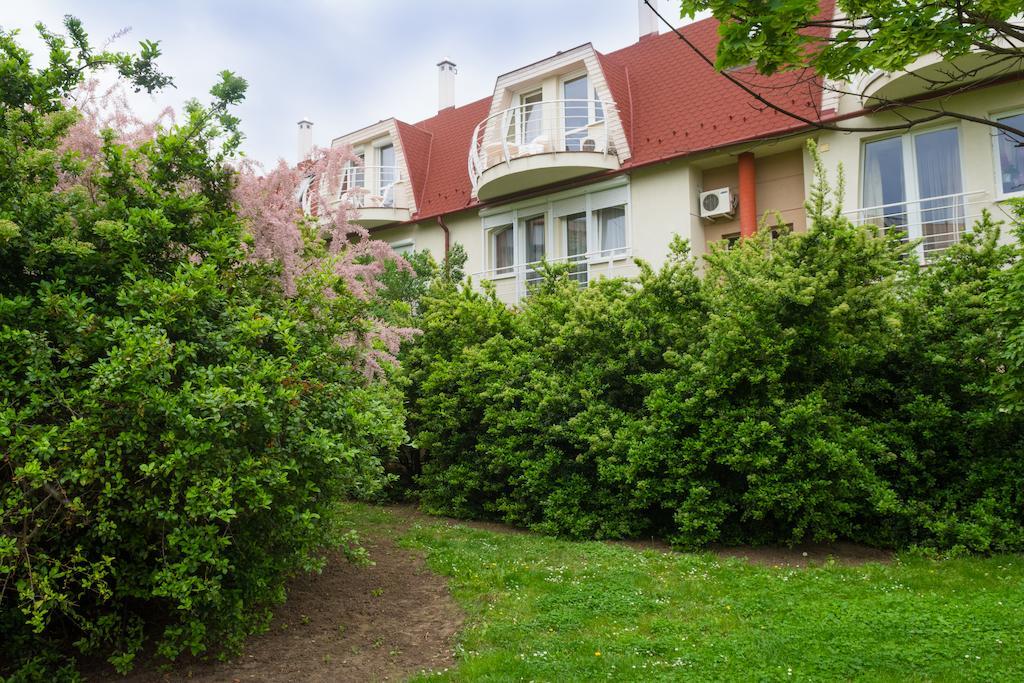 Illes Apartmanok Ii. Hajdúszoboszló Δωμάτιο φωτογραφία